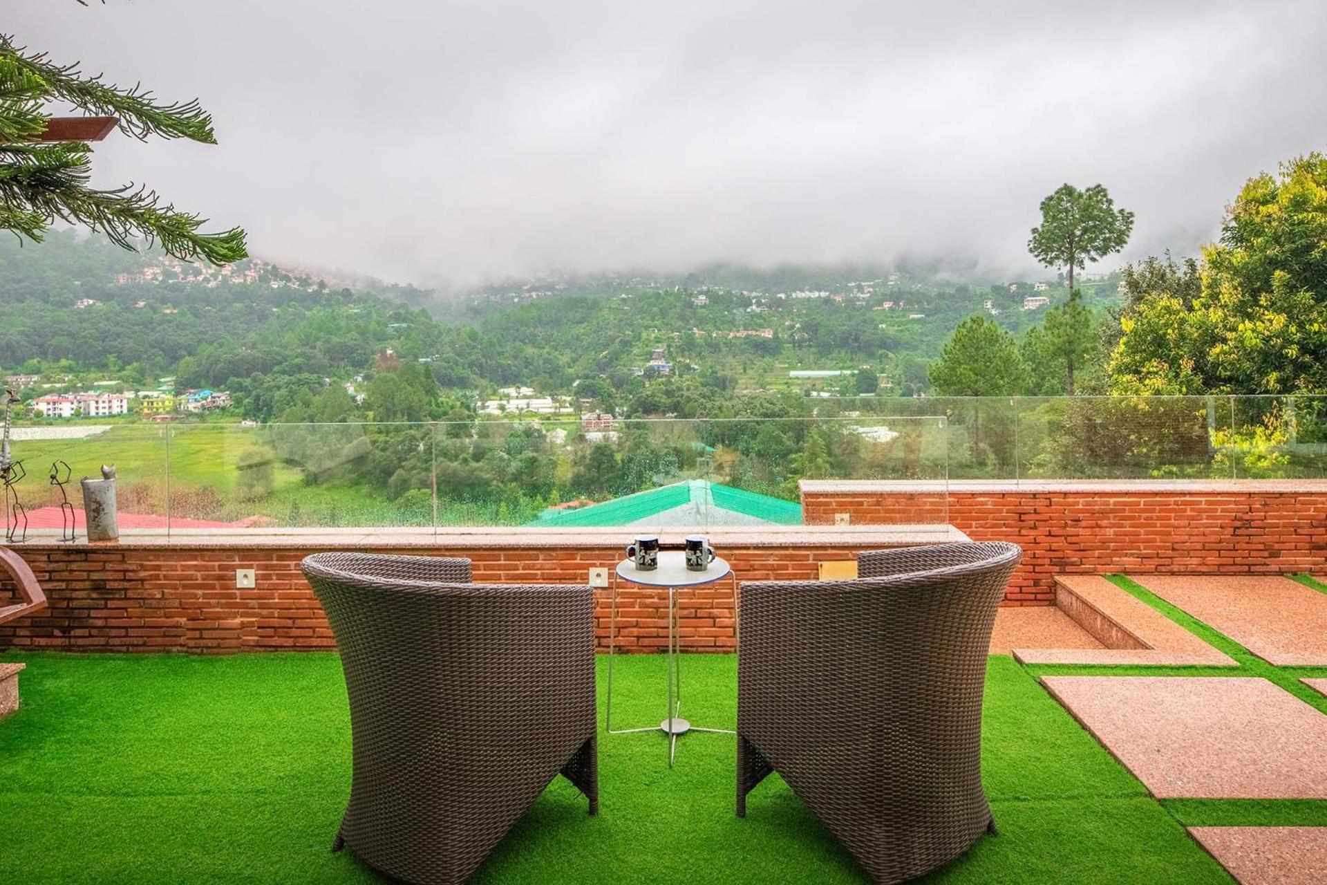 Stayvista At Oberoi'S Chalet Bhīm Tāl Extérieur photo